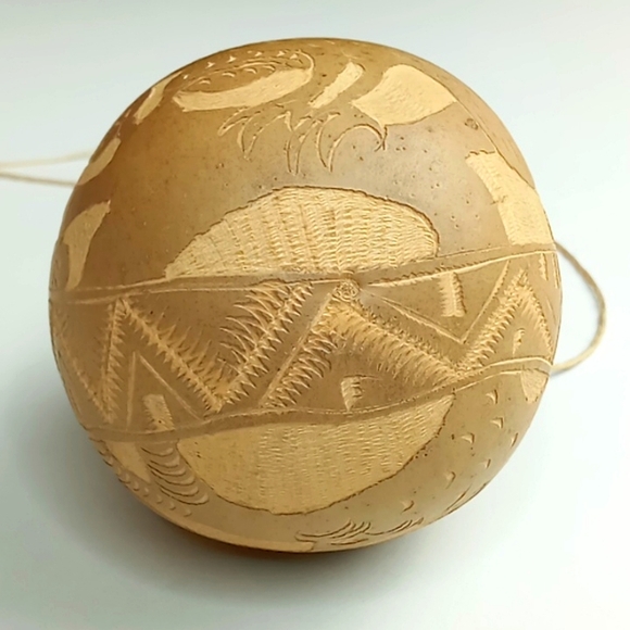 Hand Carved Gourd Drinking Vessel Bird/Leaf Design - Picture 5 of 10